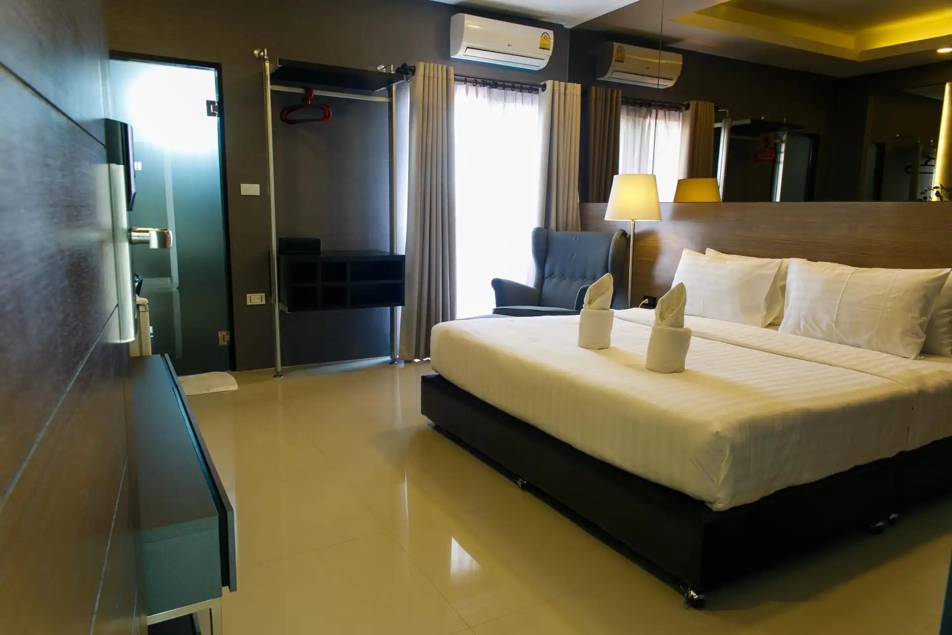 โรงแรม เดอะ เซเนอรี โรงแรม เดอะ เซเนอรี