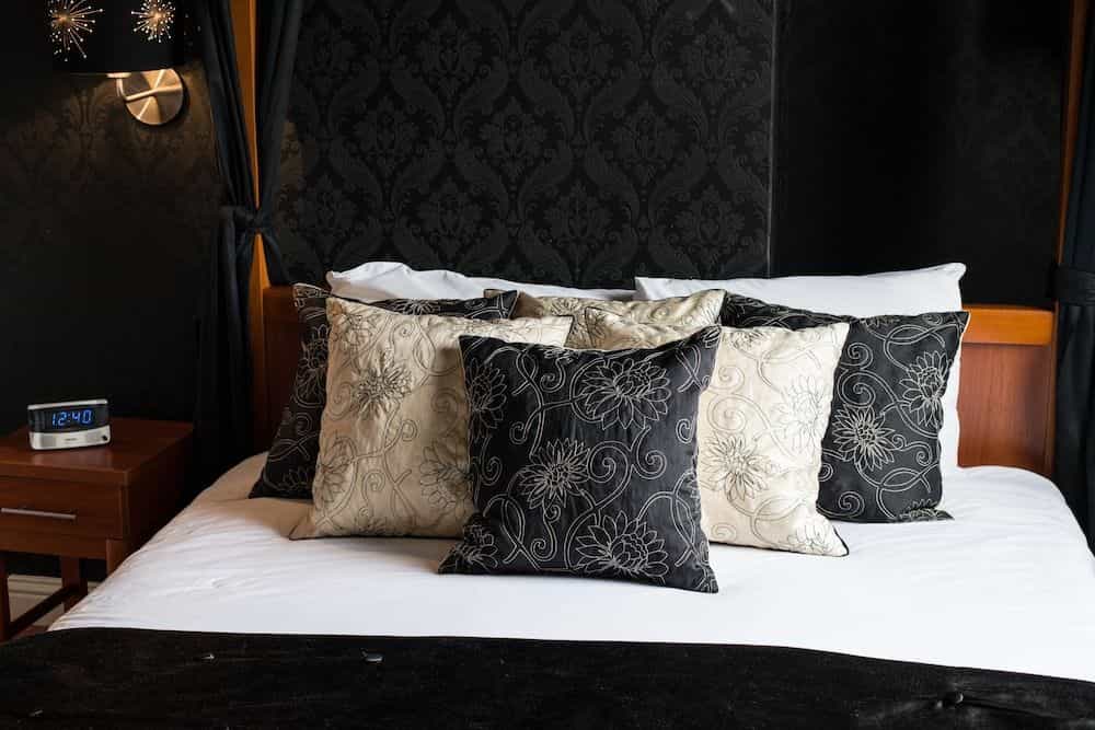 Thomas James Hotel