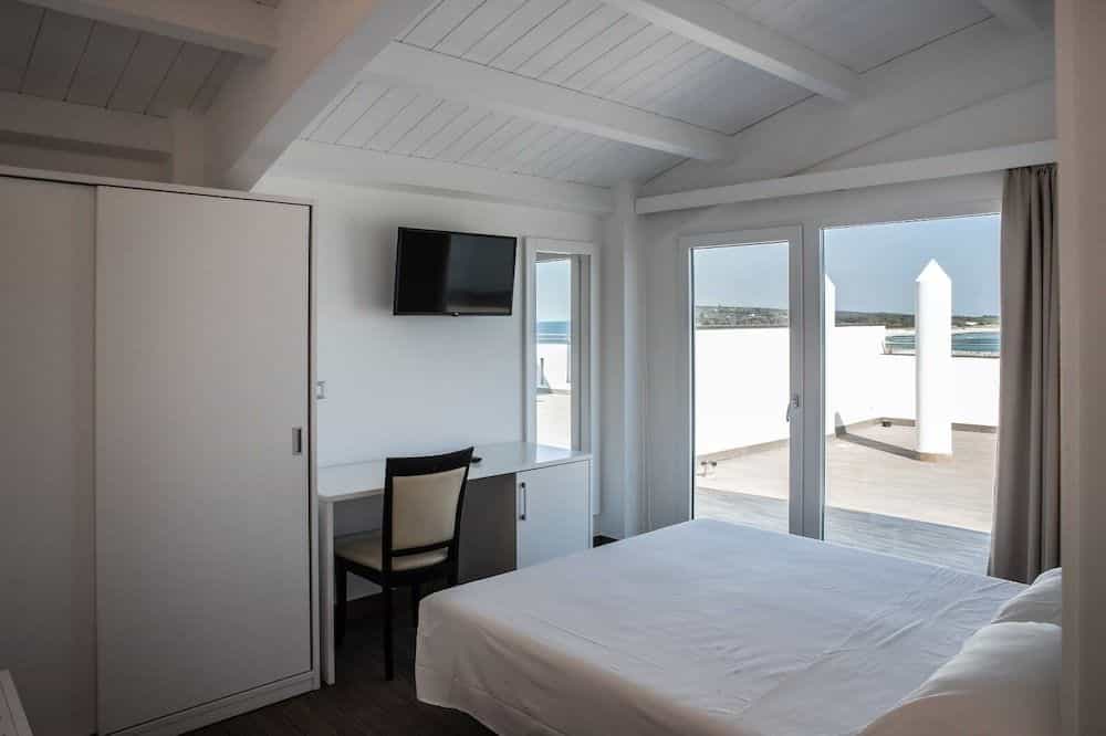 Nauticus Guest Room
