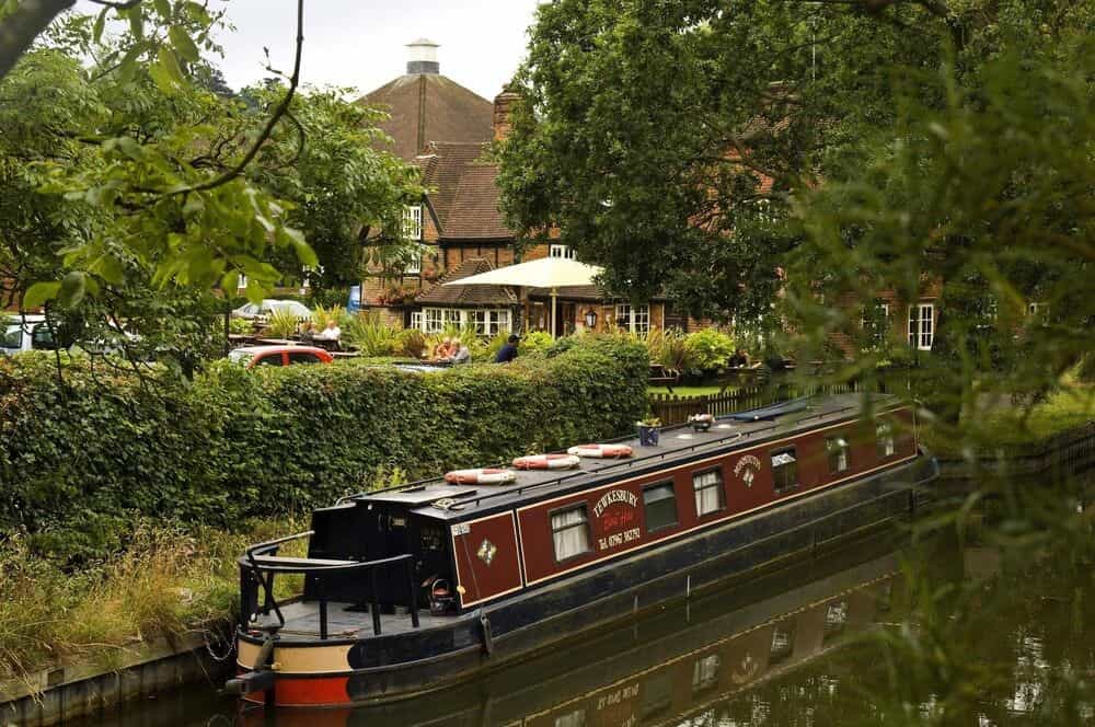 Premier Inn Woking West (A324)