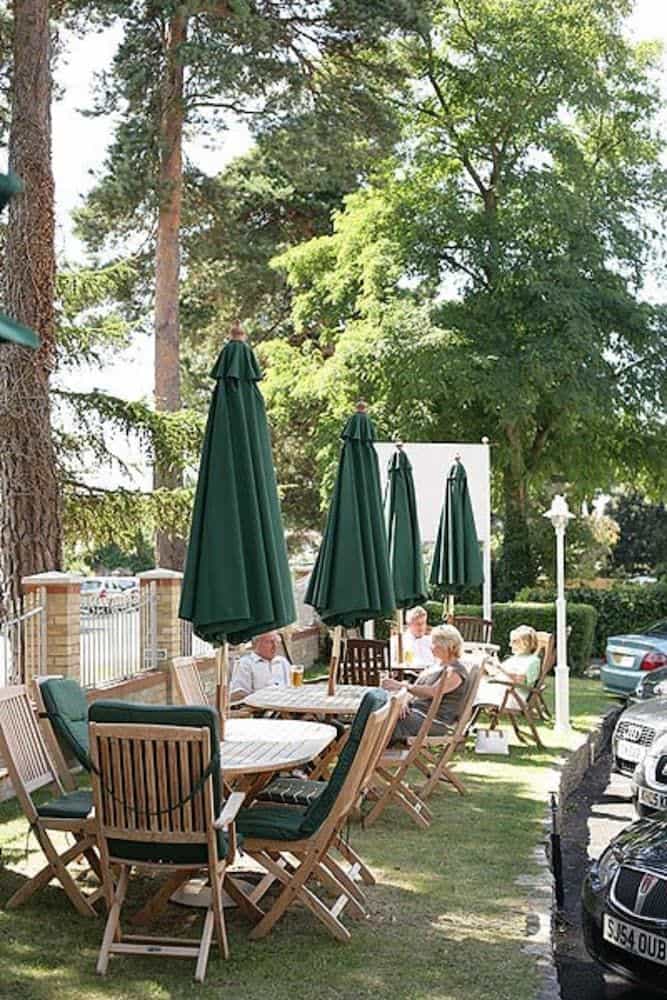 Elstead Hotel