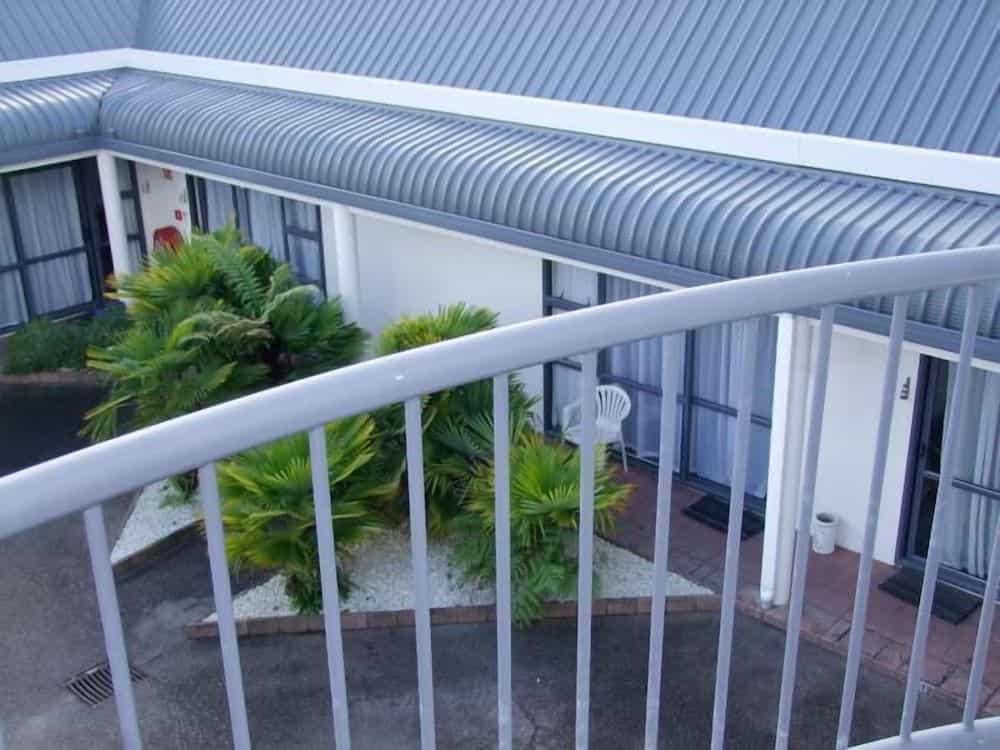 Sails Motor Inn