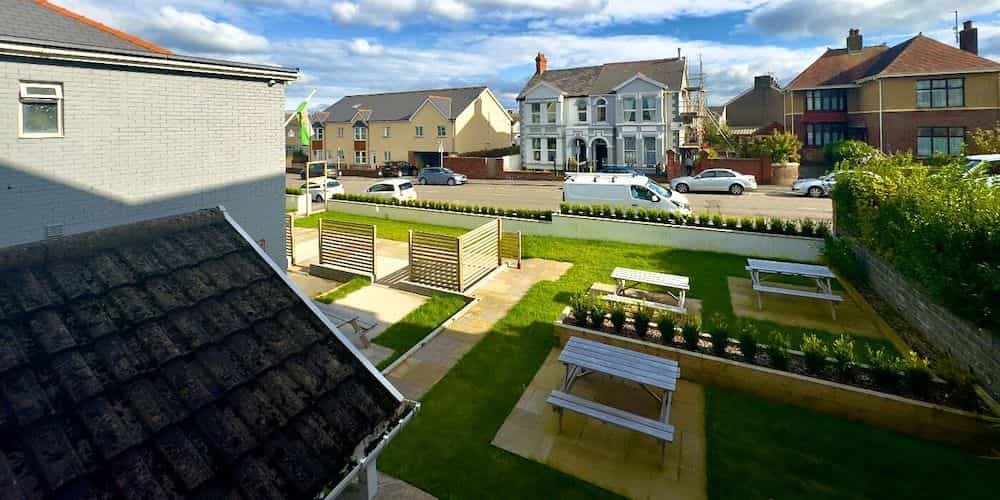 Coastal Park Accommodation & Grill