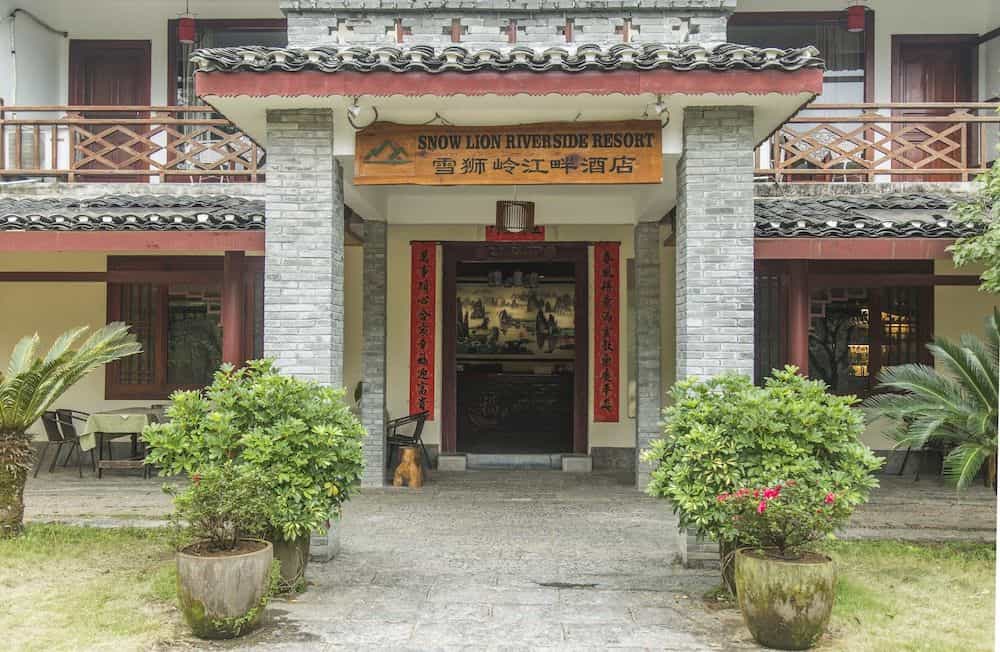 Snow Lion Riverside Resort