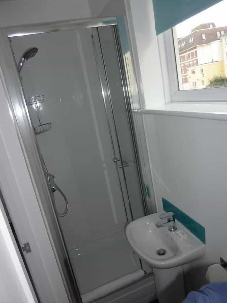 Carisbrooke Hotel