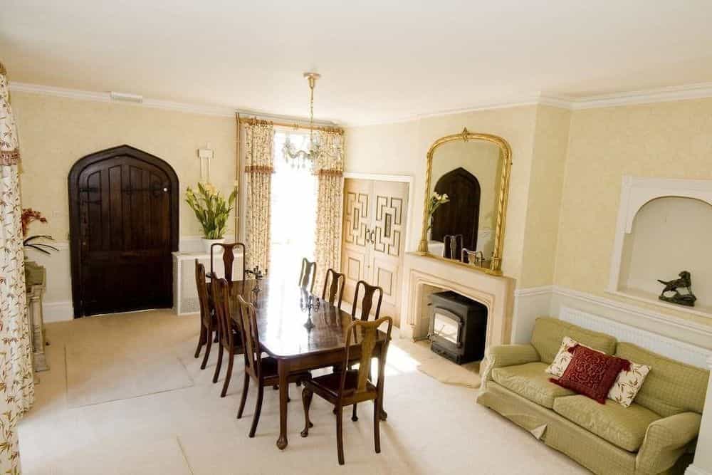 Detmore House