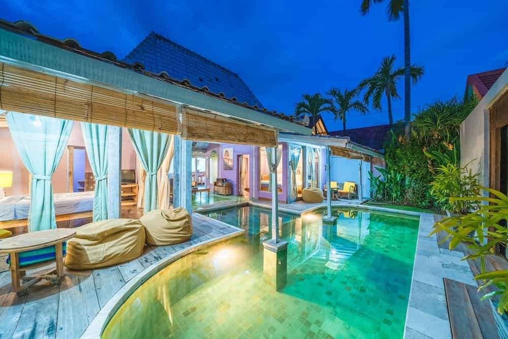 Villa West