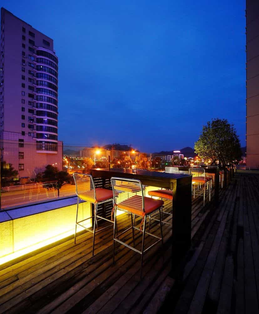 DW Hotel