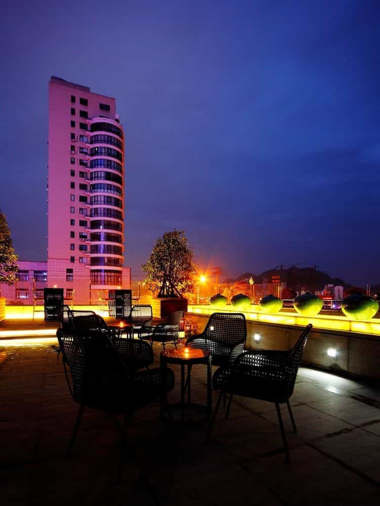 DW Hotel