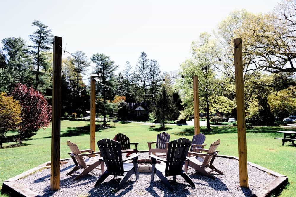 Highland Lake Inn & Resort - Flat Rock