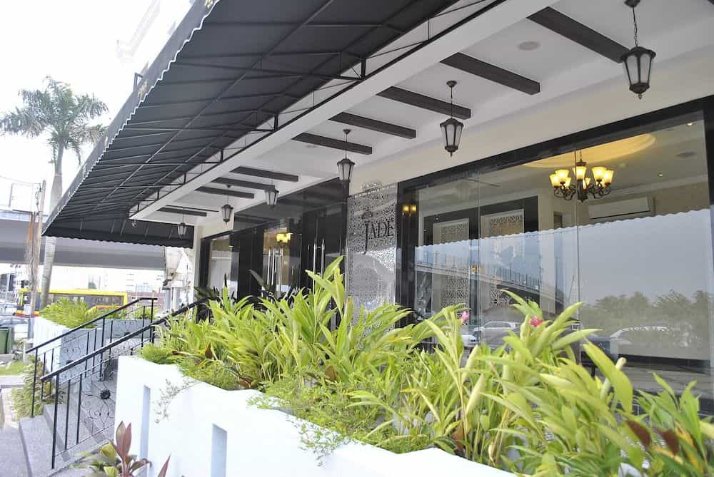 โรงแรม เดอะ แกรนด์ เจด