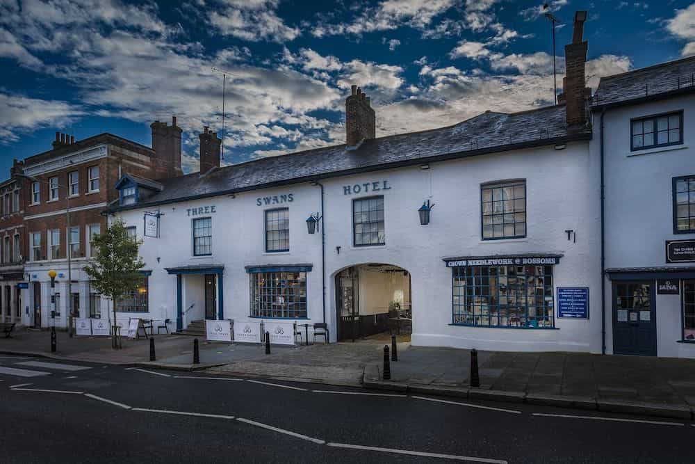 Three Swans Hotel