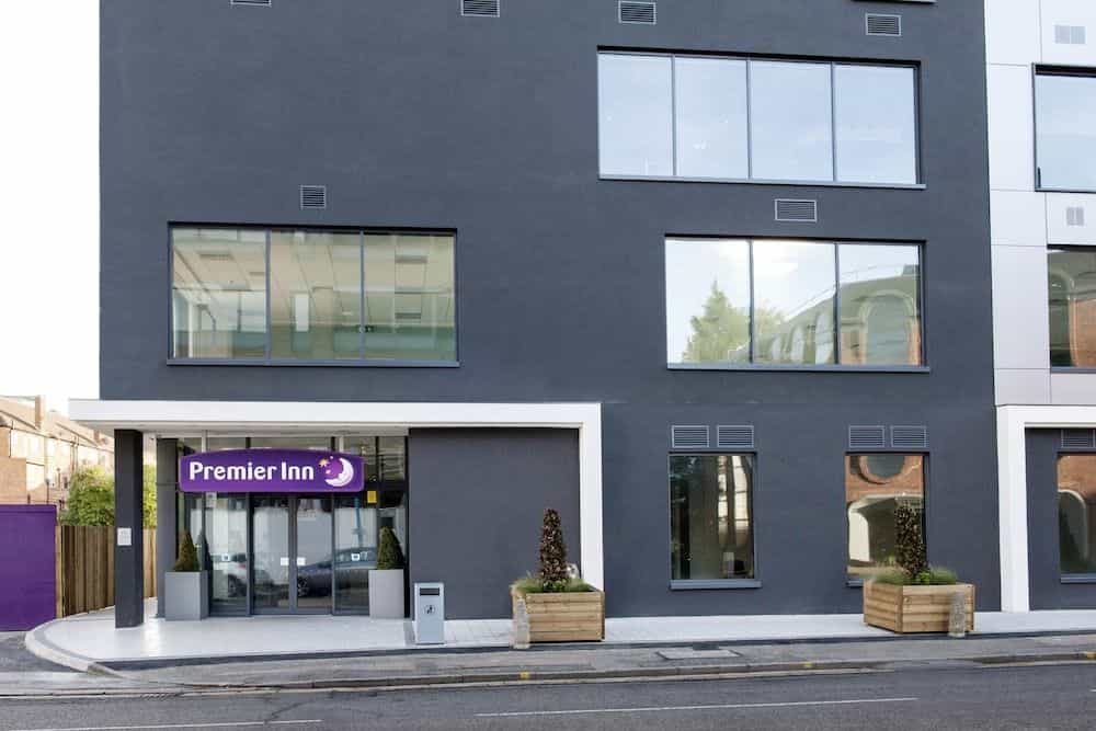 Premier Inn Woking Town Centre