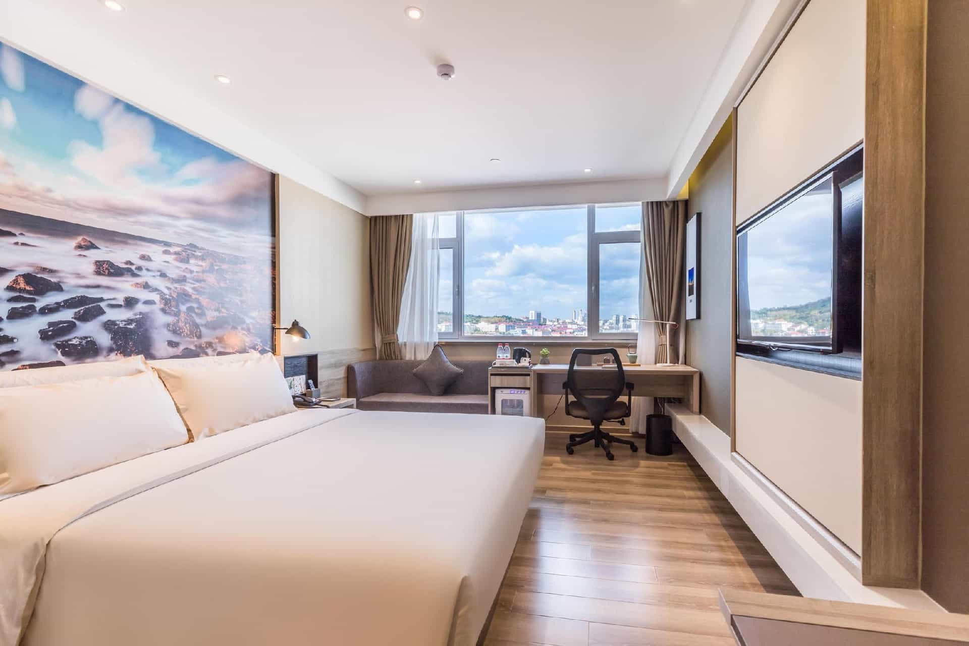 Atour Hotel Weihai City Center