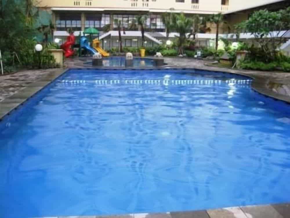 Hajjah Ririn's Kebagusan City Apartment