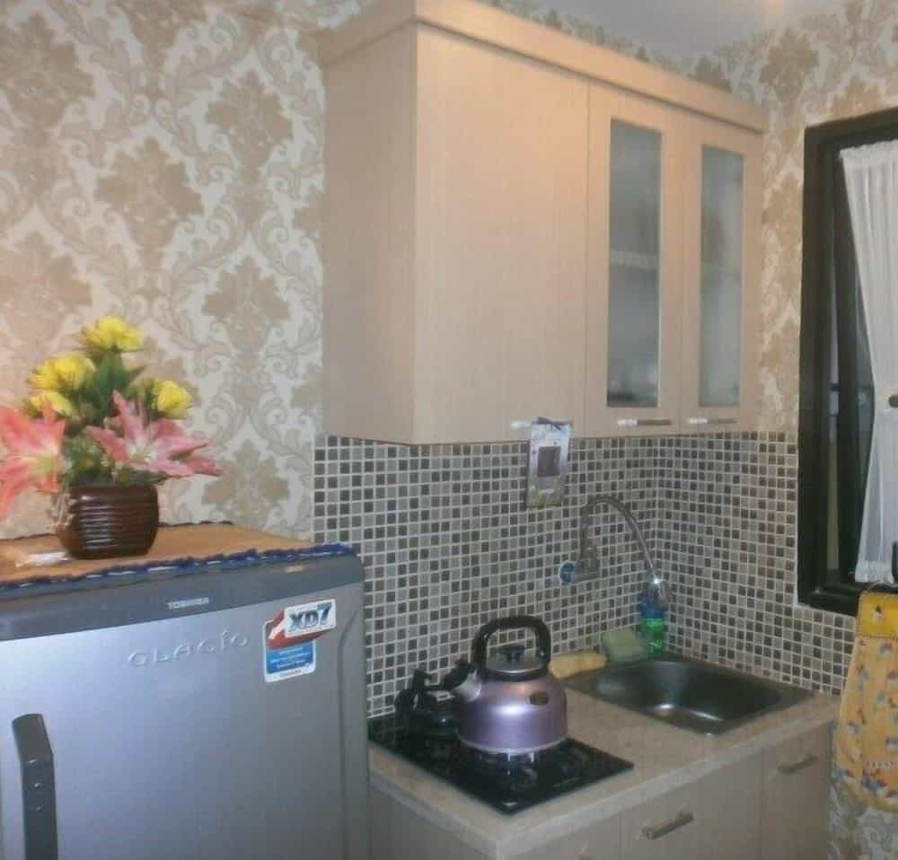 Hajjah Ririn's Kebagusan City Apartment