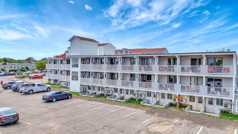Trade Winds Inn