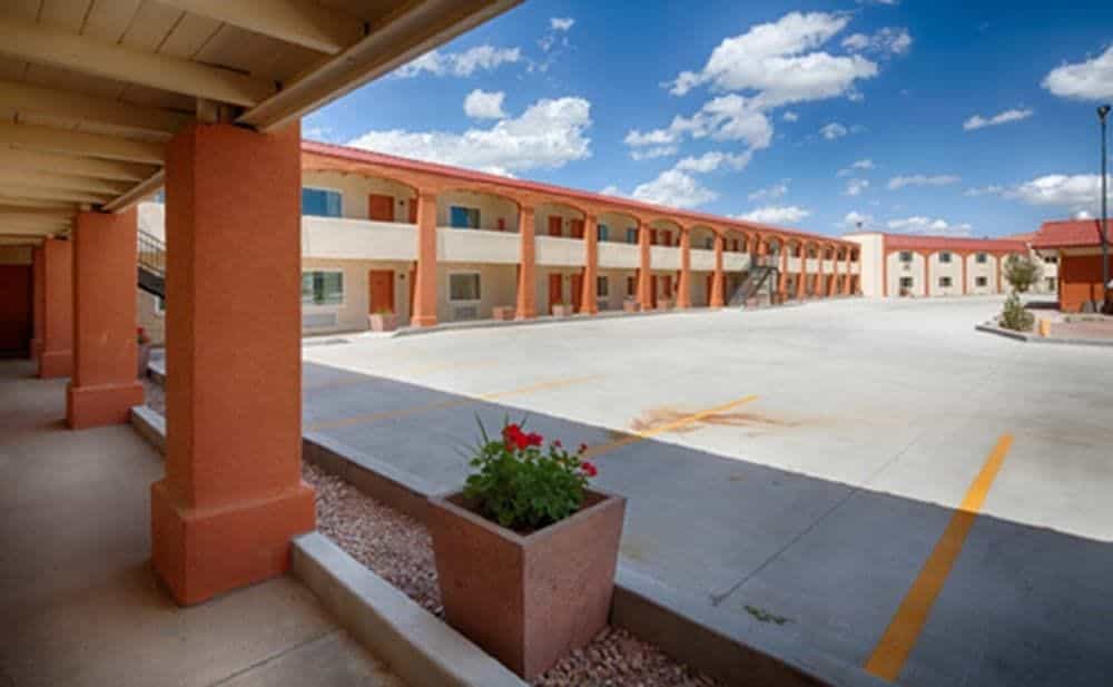 La Junta Inn & Suites