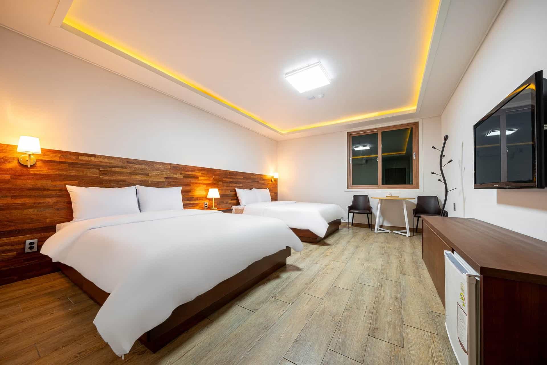 F1 Hotel