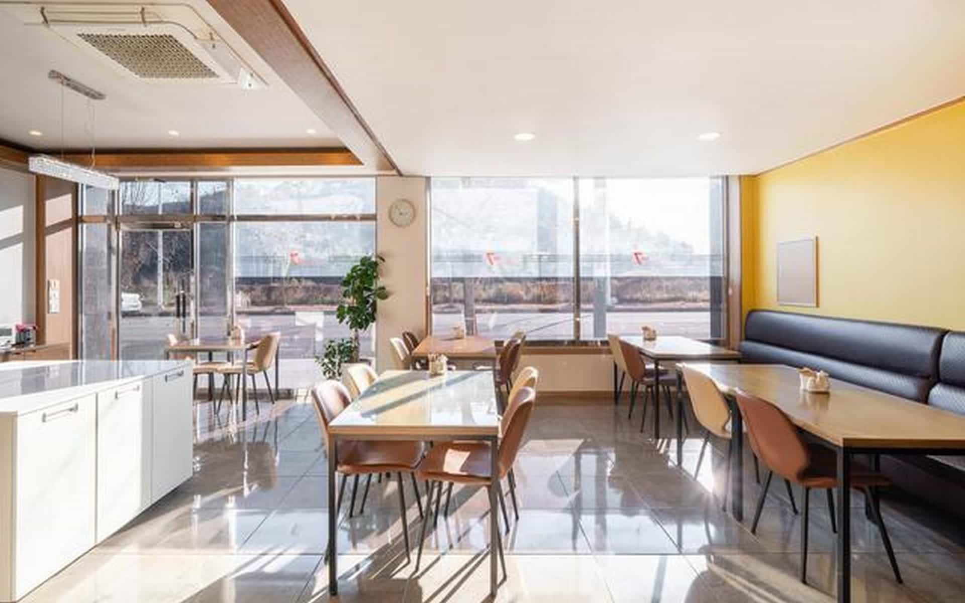 The 7 Business Hotel