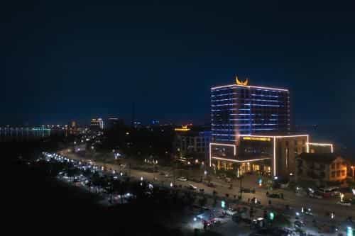 Muong Thanh Luxury Nhat Le Hotel