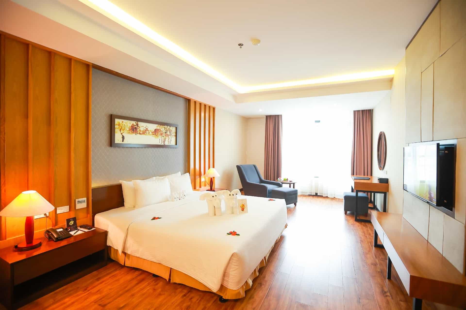 Muong Thanh Luxury Nhat Le Hotel