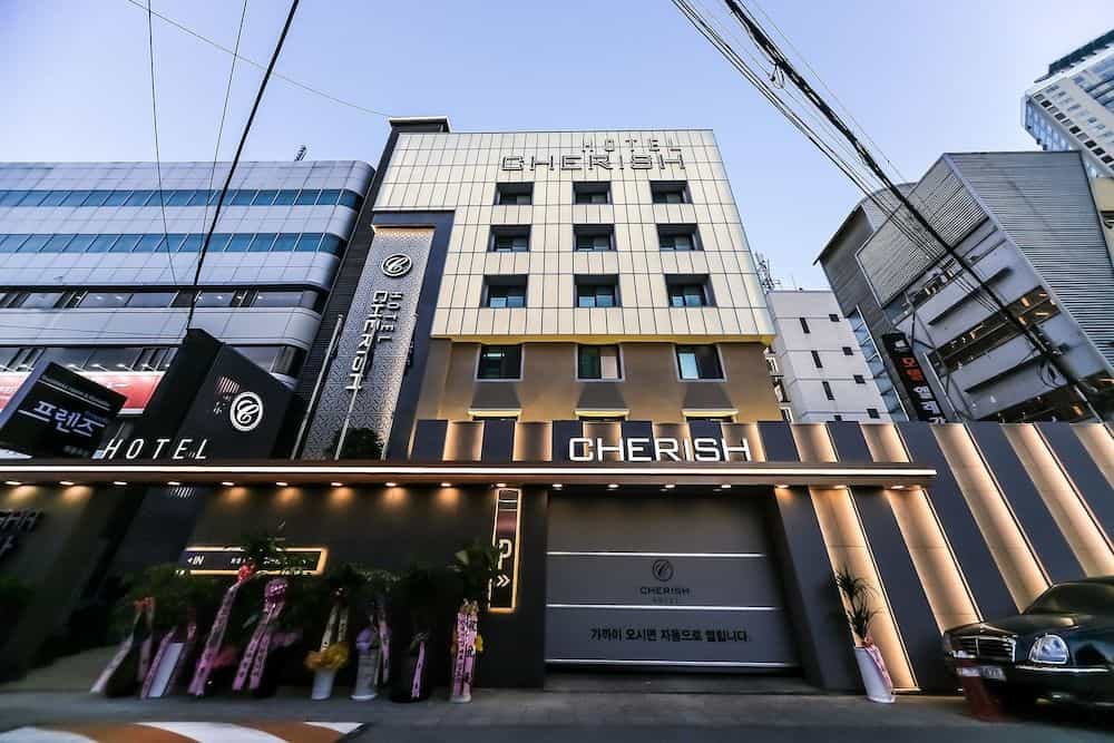 X Gate Hotel X Gate Hotel