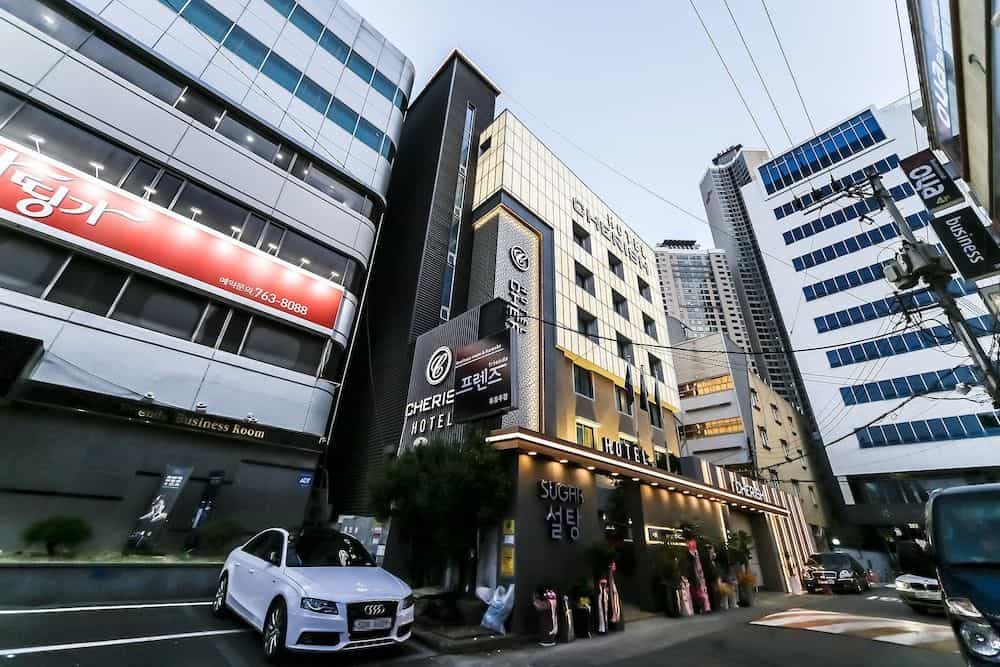 X Gate Hotel X Gate Hotel