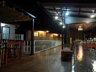 Kayom House - White Meranti House & Resort Kayom House - White Meranti House & Resort