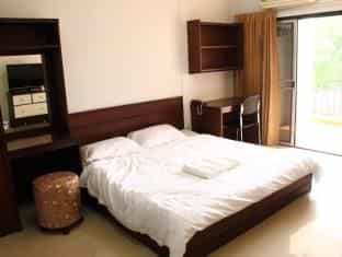 Phet Street Apartment