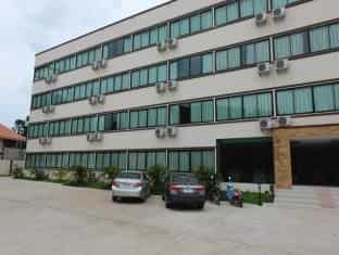 Charoenporn Grand Hotel