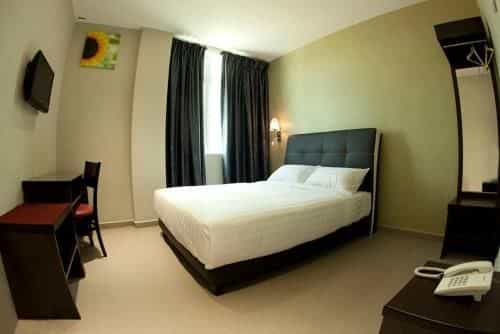 โรงแรม เอเยอร์ ฮิแตม