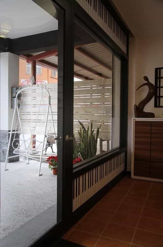Pianist Homestay