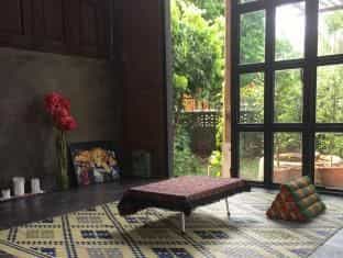 TongPun Escape Hostel