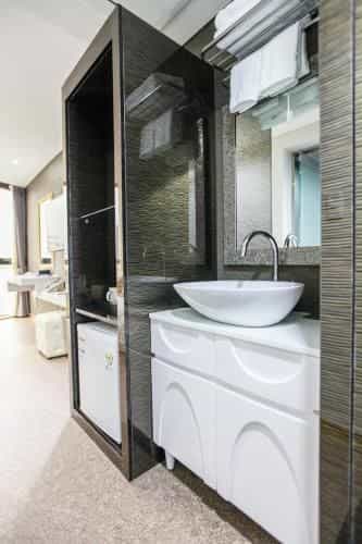 EINS Hotel