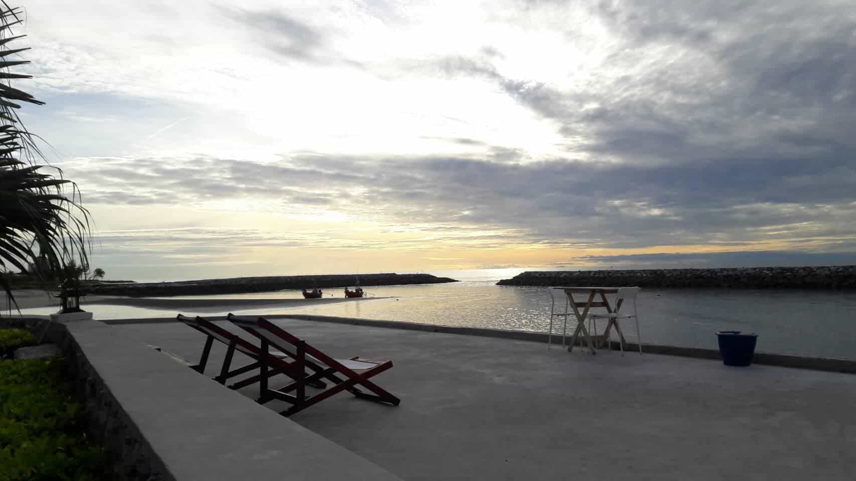 ชมทะเลรีสอร์ท หาดเจ้าสำราญ ชมทะเลรีสอร์ท หาดเจ้าสำราญ