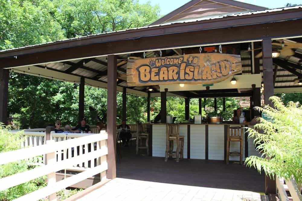 Grizzly Jacks Grand Bear Resort