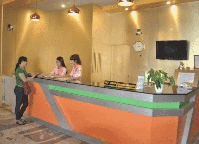 Lake Inn Hotel