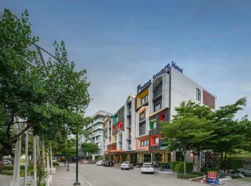 Prime Square Hotel