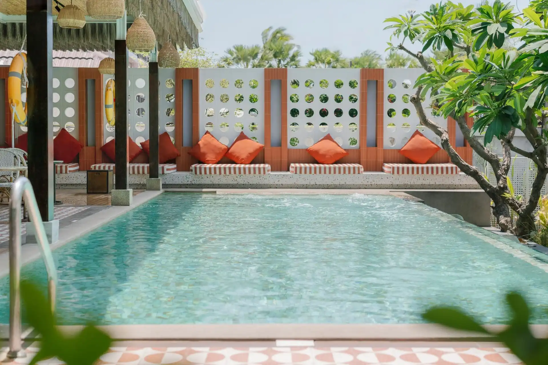 โรงแรมเอวัน พัทยา บีช รีสอร์ต