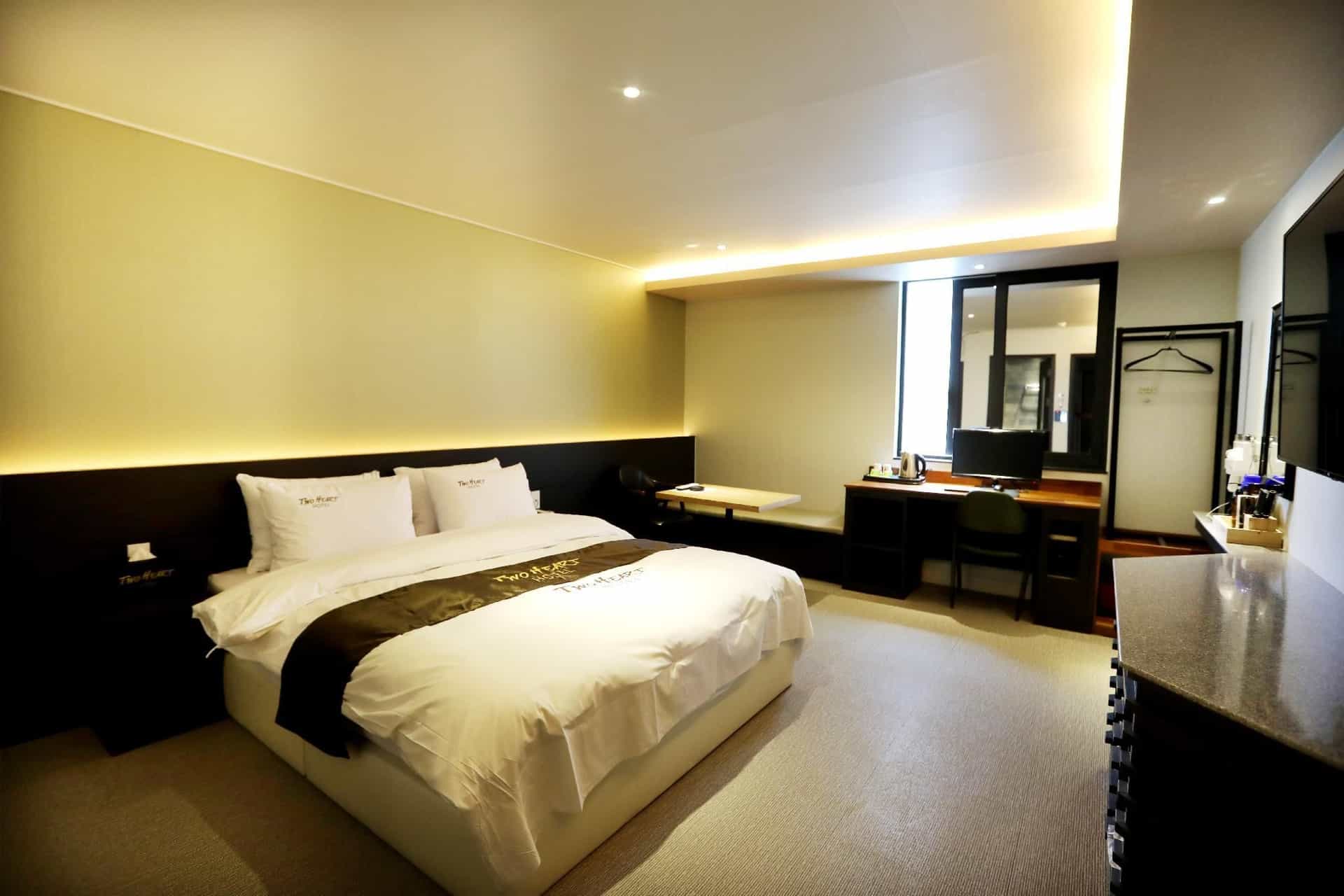 Two Heart Hotel Two Heart Hotel
