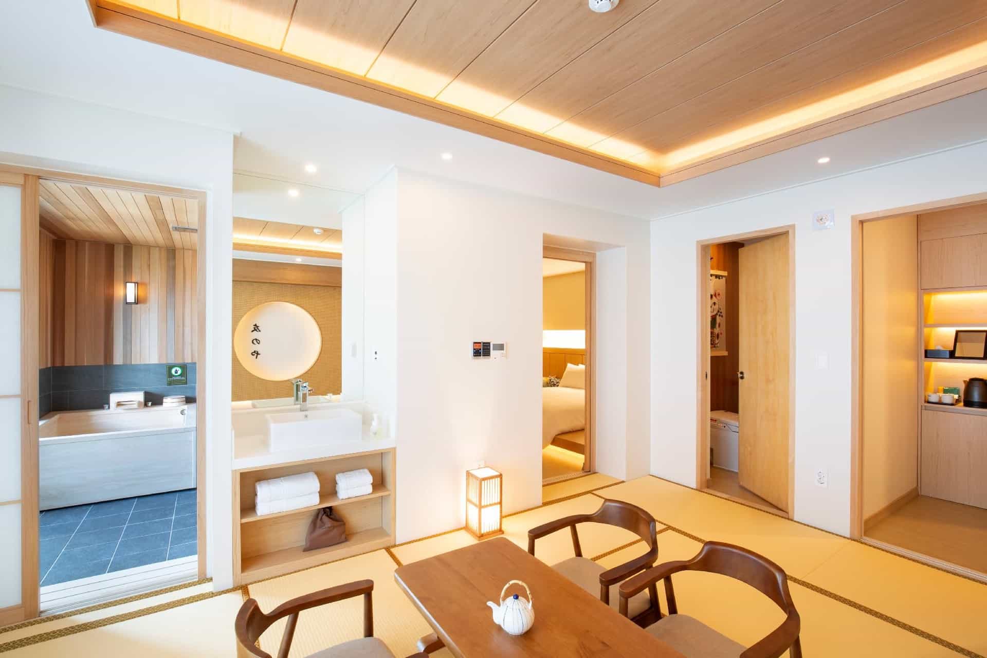 Tomonoya Hotel and Ryokan Daecheon