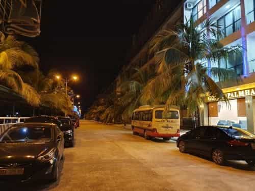 โรงแรมโกลเดน ปาล์ม ฮาลอง