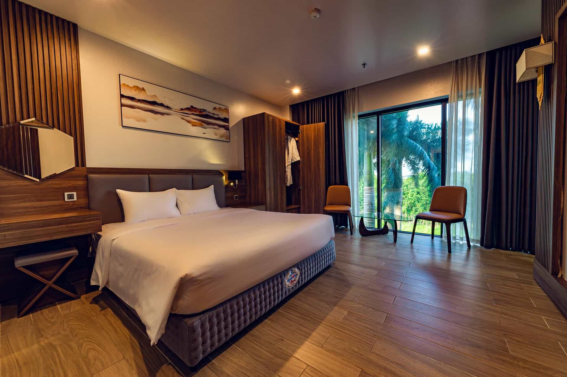 Zen Riverside Hotel n Residences