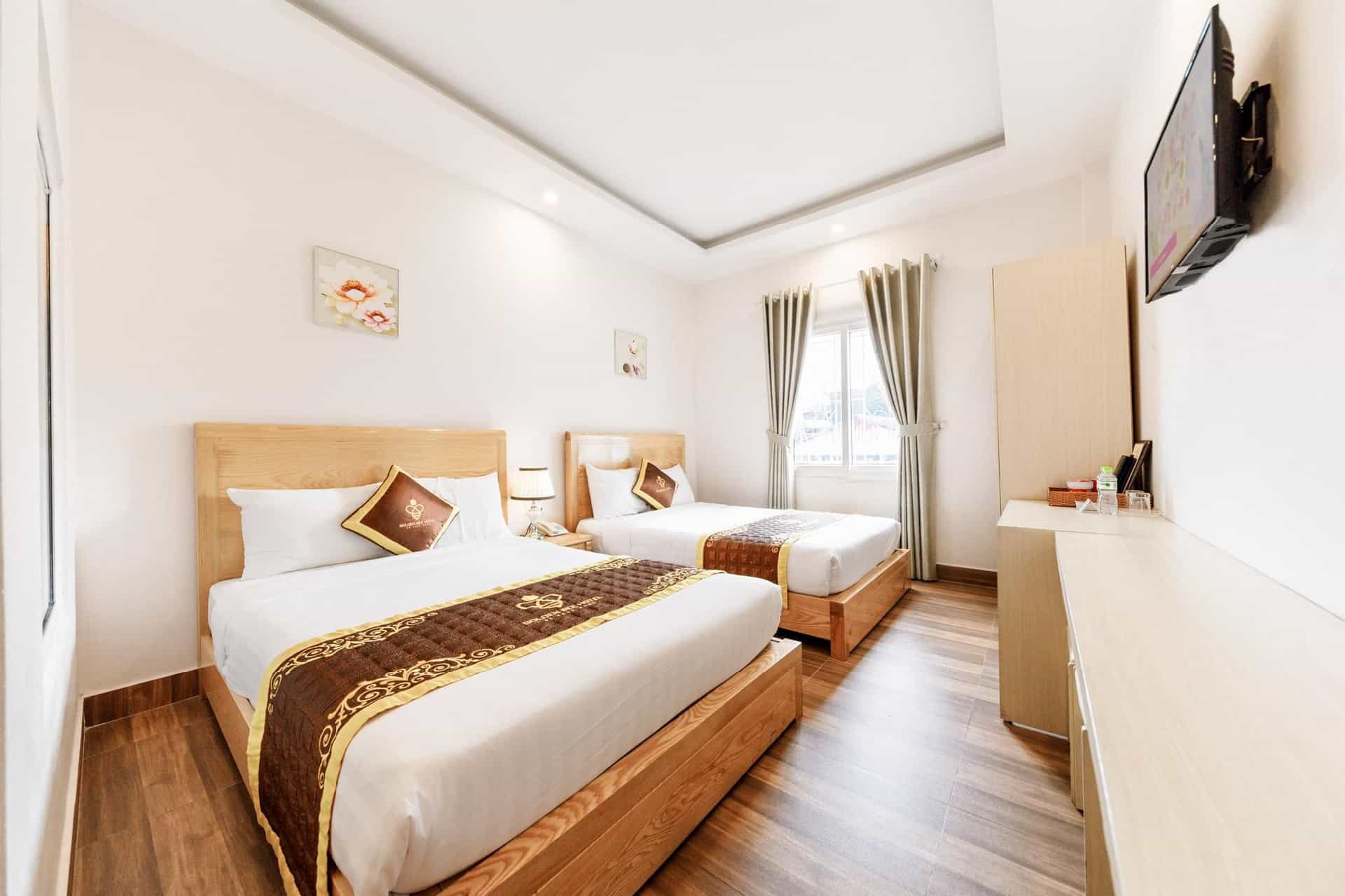 GOLDEN BEE HOTEL