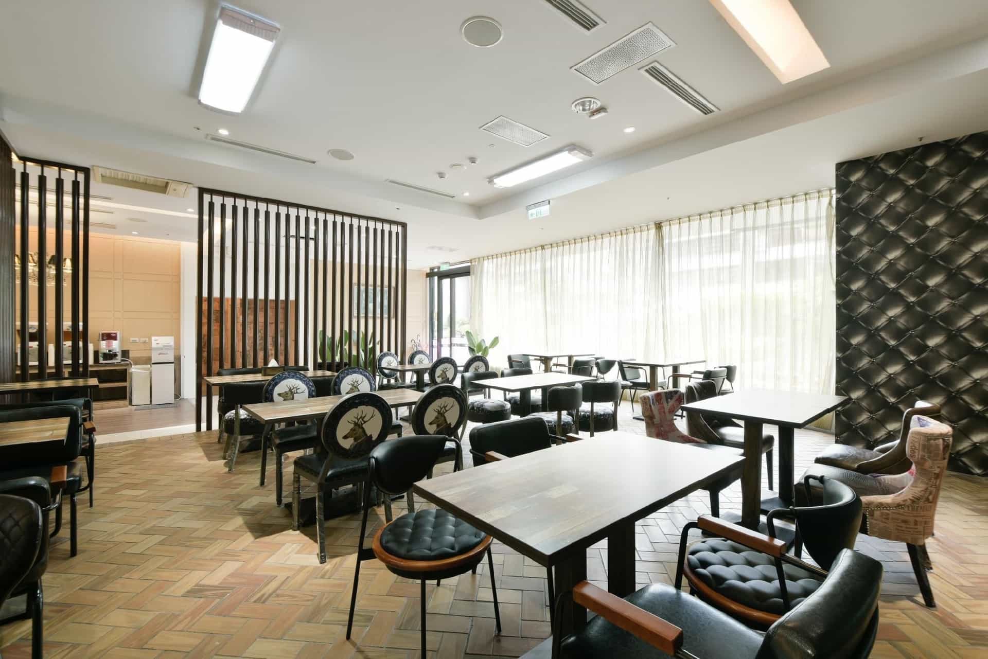 โรงแรมชองป์เอลิเซ่