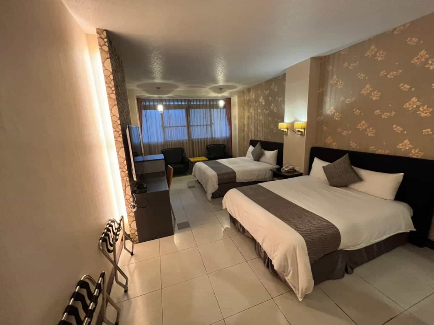 โรงแรมบอสตัน พลัส