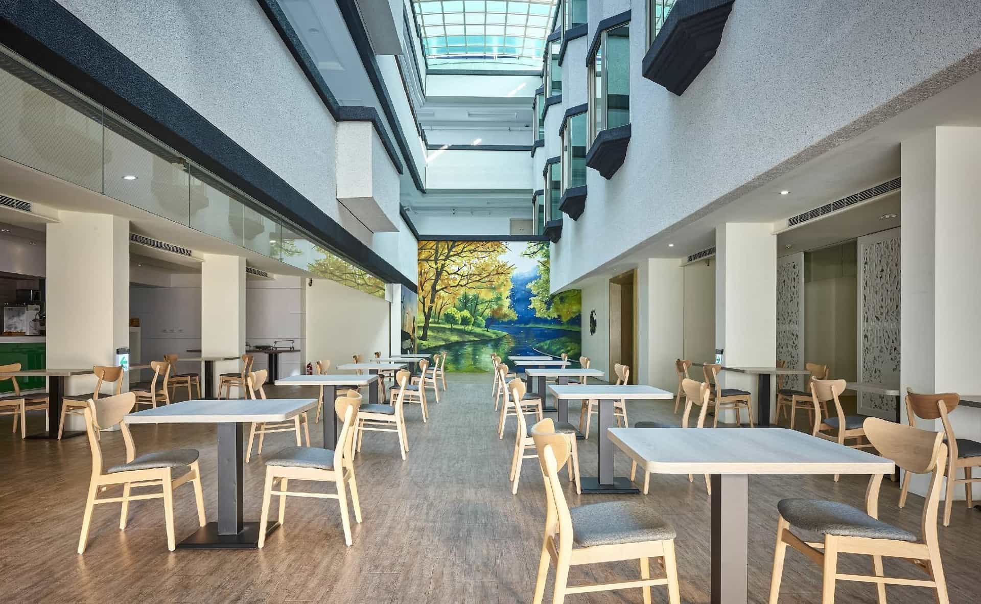 โรงแรมเอาเวอร์ซี