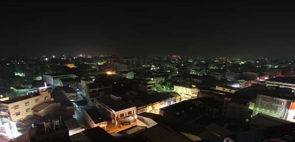 Grand Earl Hotel