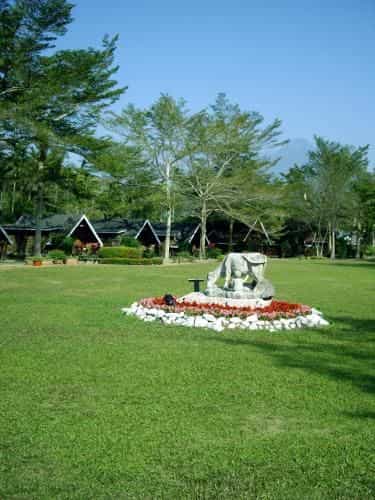 อาทูนาส ฮอลิเดย์ คันทรี รีสอร์ต